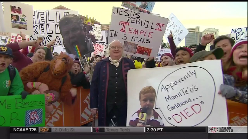 Illustration for article titled Hinkie Traded This Sign For Draft Picks: Your Philadelphia College GameDay Sign Roundup